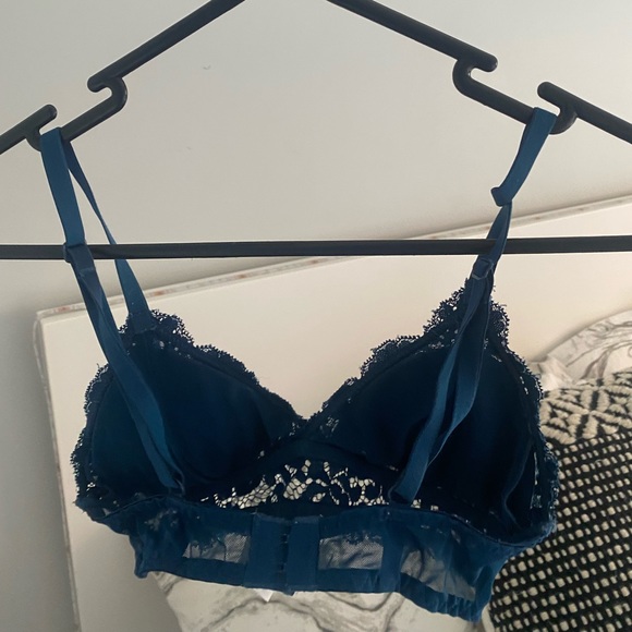 Cute Navy Bra - Picture 2 of 3